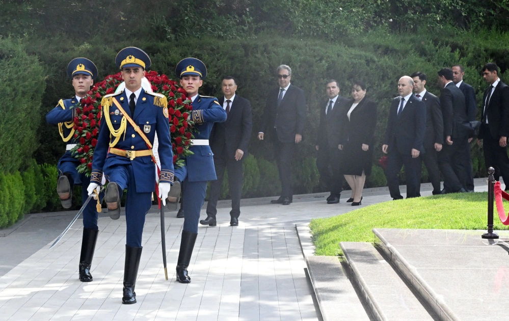 Ukrayna dronları ilk dəfə Aralıq dənizində Rusiyanın "kölgə donanması"na aid tankeri vurub - VİDEO