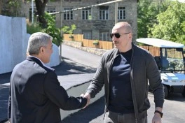 Prezident İlham Əliyev Şuşanın Böyük Qaladərəsi kəndində görülən işlərlə tanış olub, sakinlərlə görüşüb - FOTO