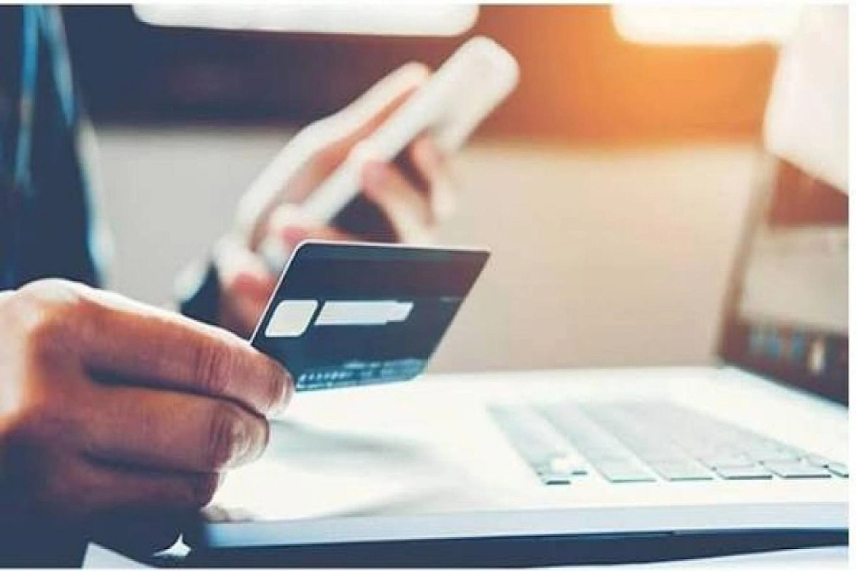 Azərbaycanda sabahdan illik 20 min manatdan yuxarı elektron pul köçürmələri izlənəcək