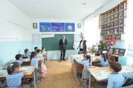 Emin Əmrullayev Qaxda tədris prosesi ilə tanış olub
