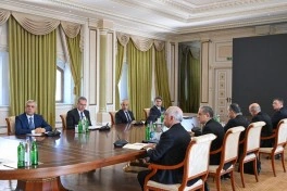 Prezidentin sədrliyi ilə dağ-mədən və metallurgiya sənayesinin inkişafına dair Dövlət Proqramına həsr olunmuş müşavirə keçirilib