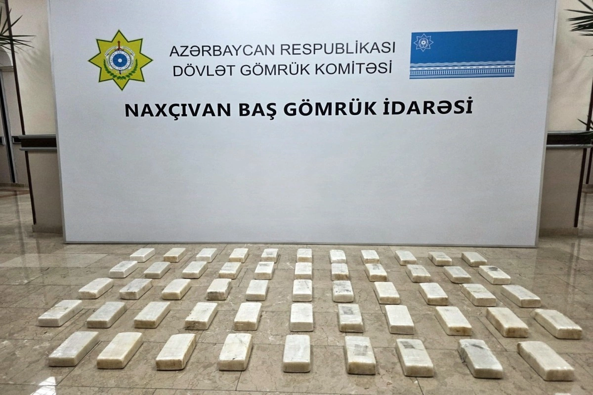 İrandan Türkiyəyə aparılan bitum yükündə 45 kq "patı" aşkarlanıb - FOTO