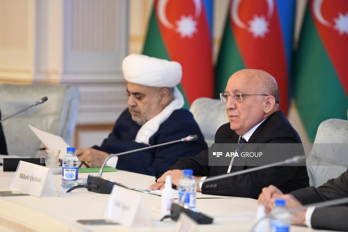 QMİ-də növbədənkənar prezident seçkiləri ilə əlaqədar iclas keçirilib - FOTO