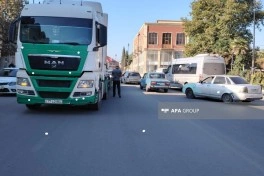 Gəncədə 3 avtomobil və təcili yardım maşını toqquşub, 4 nəfər xəsarət alıb - FOTO - YENİLƏNİB