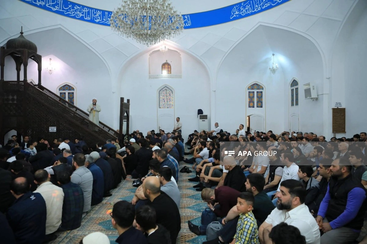 Gəncədə bayram namazı qılınıb