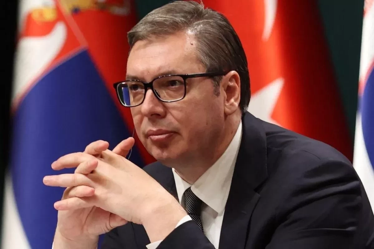 Vuçiç vəzifəsini tərk edəcəyini və növbədənkənar prezident seçkilərinin keçiriləcəyini açıqlayıb