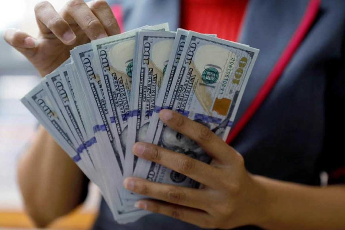 Pul baratları üzrə saldo 83%-ə yaxın artıb
