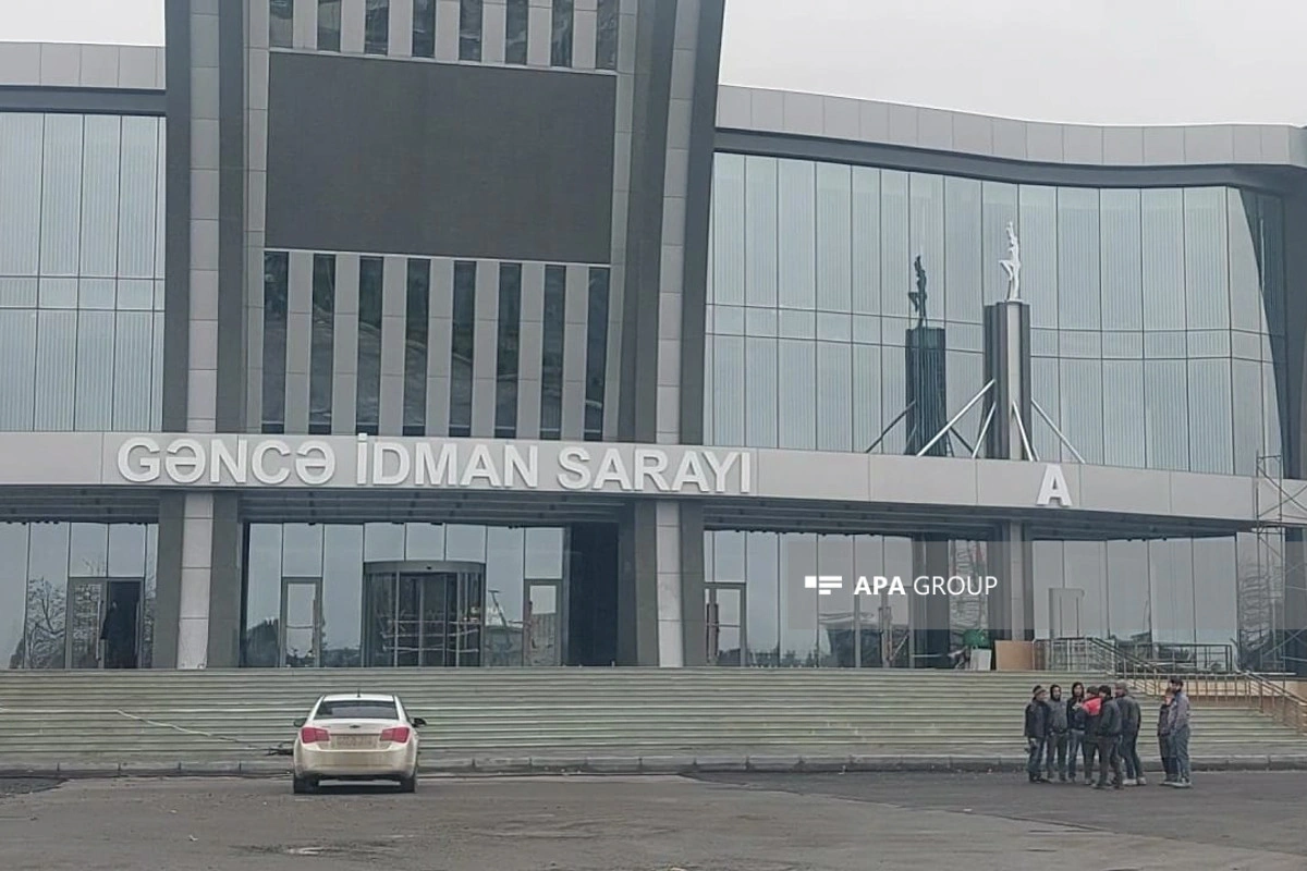 Gəncədə yeni tikilən İdman Sarayında tüstüləmə olub, zəhərlənən var - FOTO