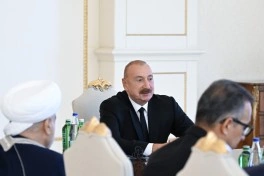 Prezident İlham Əliyev Bakıda keçirilən beynəlxalq konfransların iştirakçılarını qəbul edib