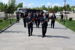 Kamran Əliyev Qarsda görüşlər keçirib
