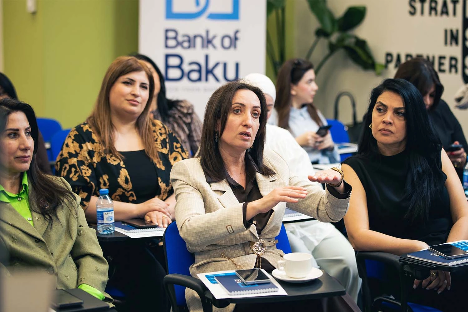 Çexiya Baş naziri: Ukraynaya yardım sülhə nail olmaq üçün aydın planla müşayiət olunmalıdır
