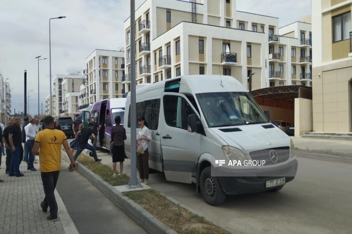 Növbəti köç karvanı Ağdam şəhərinə çatıb, açarlar təqdim olunub - YENİLƏNİB-1 - FOTO