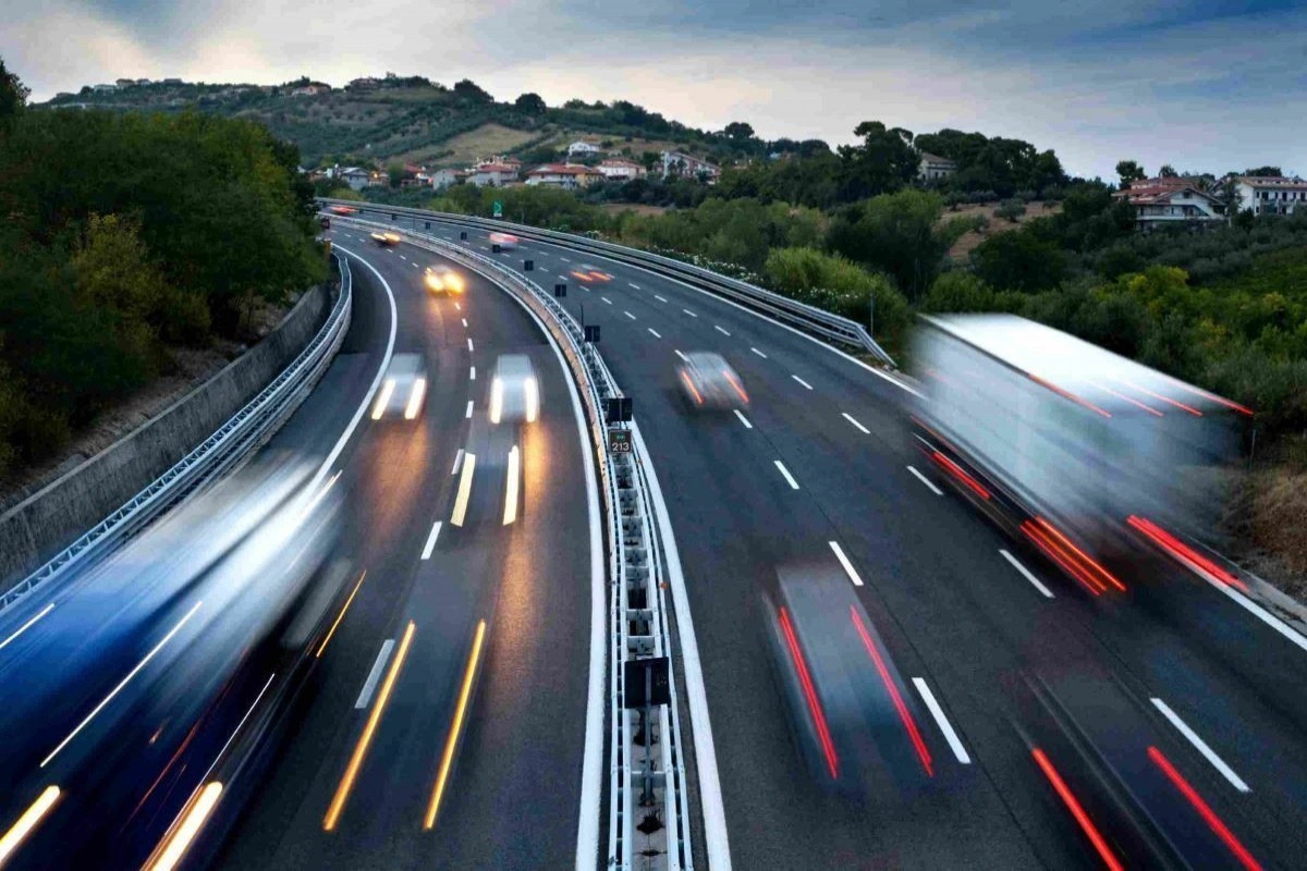 Azərbaycanda bu il avtobus və taksi ilə daşınan sərnişinlərin sayı artıb