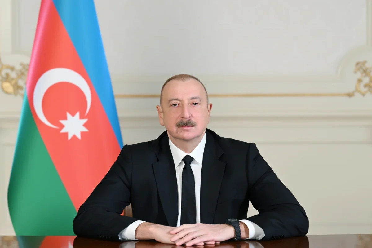 Prezident Oljas Süleymenovu 90 illik yubileyi münasibətilə təbrik edib