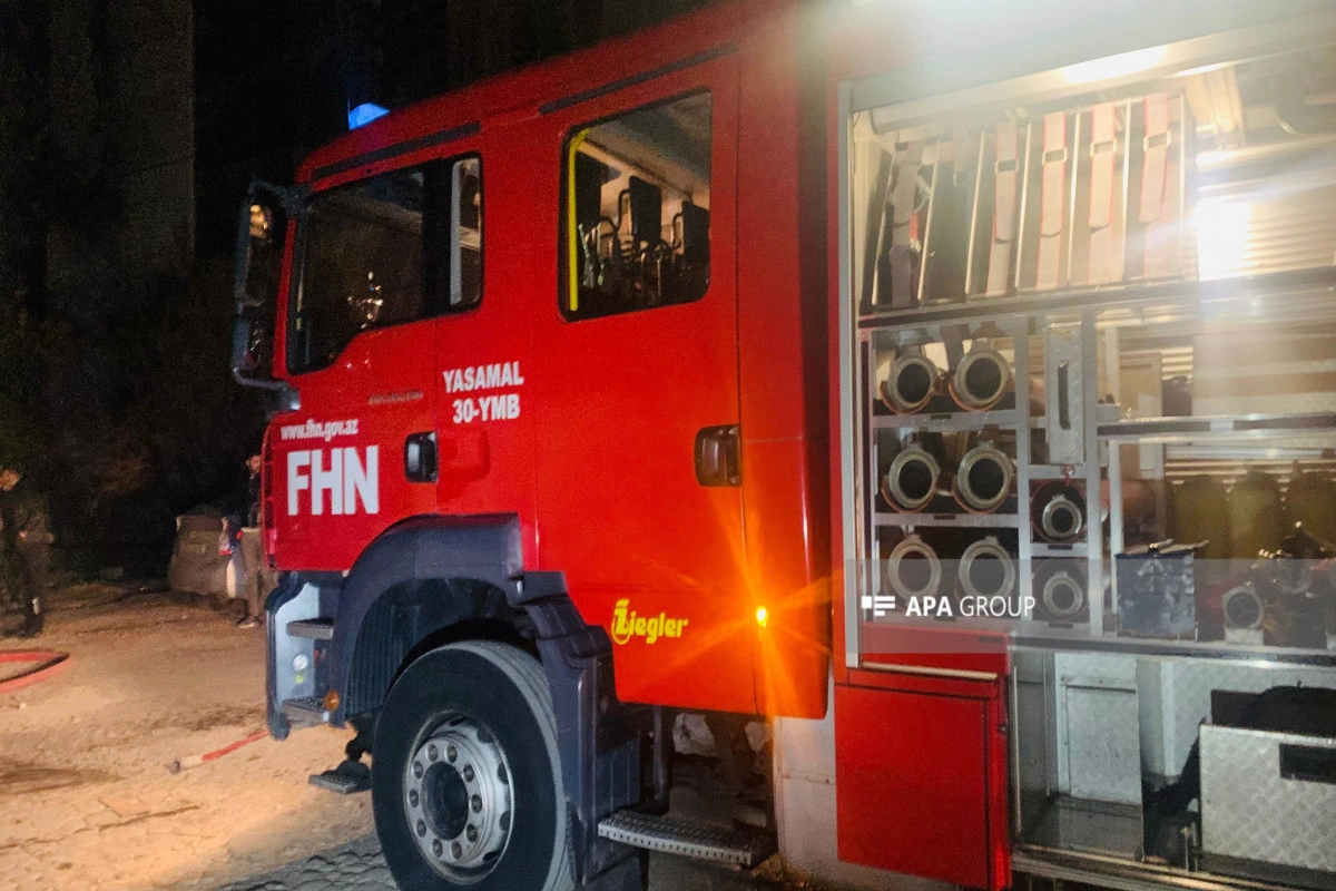 Bakıda keçmiş zavod ərazisində yanğın baş verib - FOTO