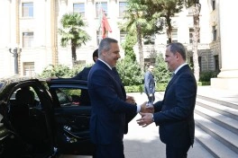 Ceyhun Bayramovun Hakan Fidanla təkbətək görüşü keçirilir - YENİLƏNİB
