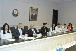 Nazir rəqəmsal texnologiyalar sahəsi üzrə Dövlət Proqramı məzunları ilə görüşüb