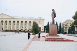 Baş prokuror Gəncədə vətəndaşları qəbul edib