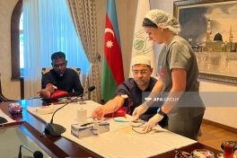 Dini konfessiya rəhbərləri Aşura günü ilə bağlı qanvermə aksiyasında iştirak edib - FOTO