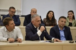 Əlaqələndirmə Qərargahının İdarələrarası Mərkəzinin nəzdindəki İşçi Qrupu Qarabağ Universitetində inflüenserlərlə görüşüb