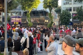 Türkiyə millisinin oyununu izləmək üçün minlərlə azarkeş küçələrə toplaşıb - FOTO