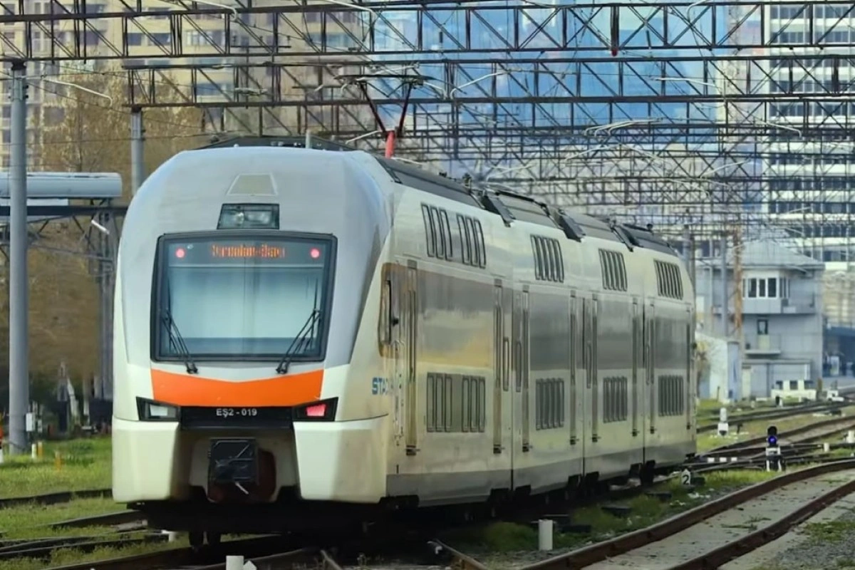 Azərbaycanda ilk elektrikləşdirilmiş dəmir yolu xəttinin istifadəyə verilməsindən 100 il ötür - VİDEO