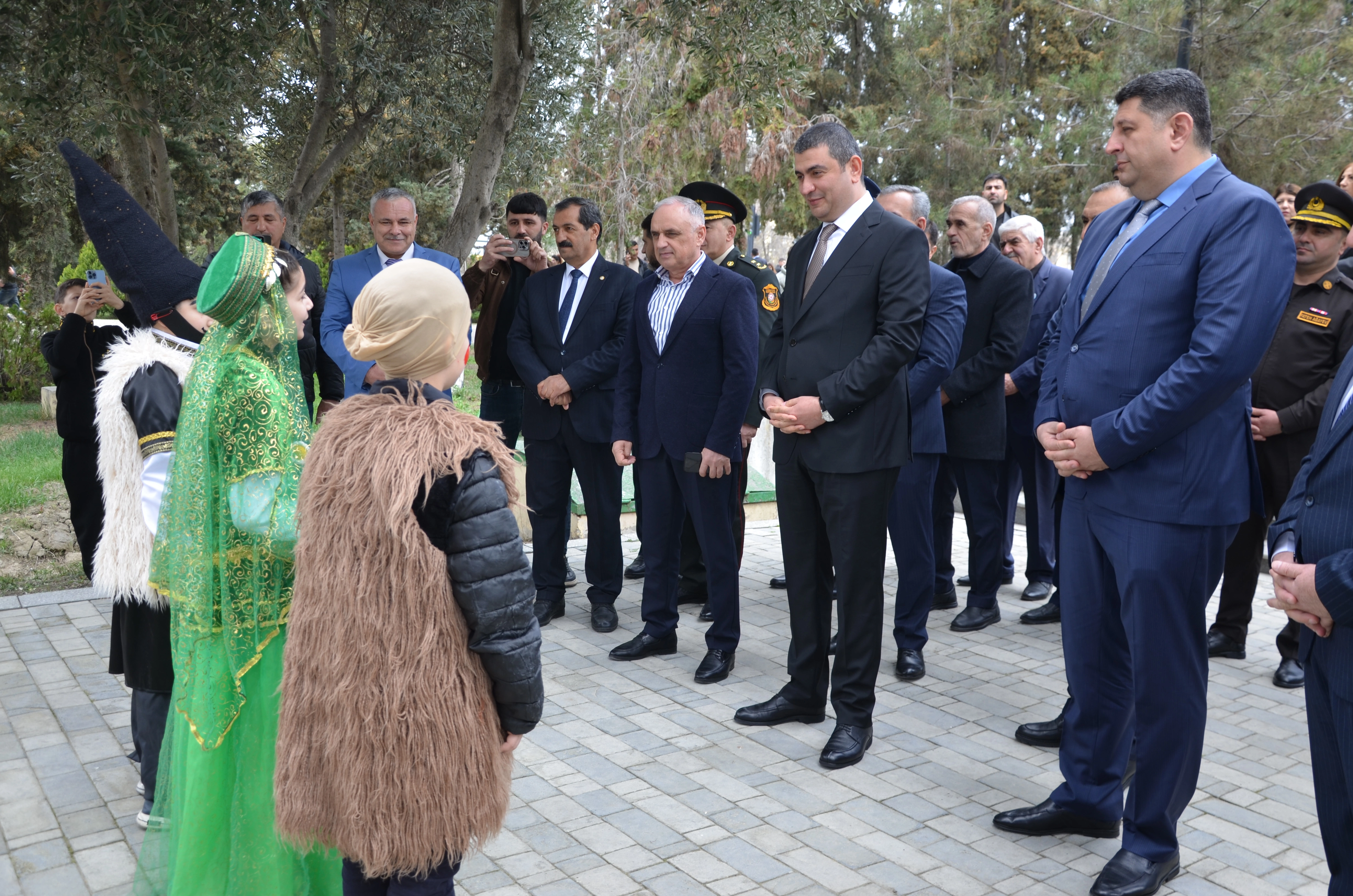 BƏƏ ilə nəqliyyat və kommunikasiya sektorları üzrə əməkdaşlıq müzakirə edilib