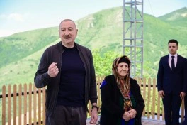Prezident İlham Əliyev Şuşanın Böyük Qaladərəsi kəndində görülən işlərlə tanış olub, sakinlərlə görüşüb - FOTO - YENİLƏNİB