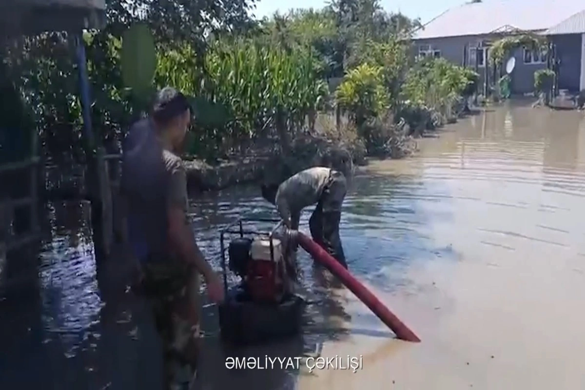 FHN: Balakəndə su dolmuş ərazilərdə tədbirlər fasiləsiz davam etdirilir - VİDEO
