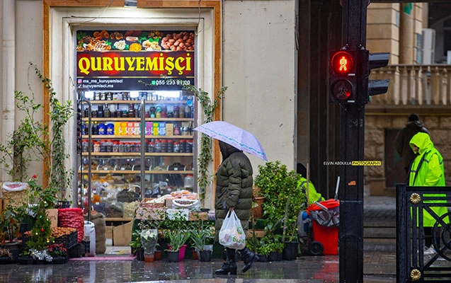 Yağışlı Bakı küçələri...  - Fotolar