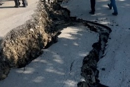 Qubada yolda asfalt örtüyünün çökməsi ilə bağlı tədbirlər görülür- FOTO - YENİLƏNİB