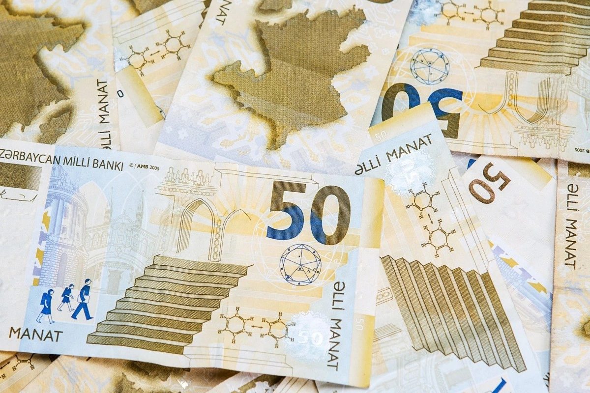 I yarımildə bank əmanətçilərinin depozit gəlirləri 20%-dən çox artıb