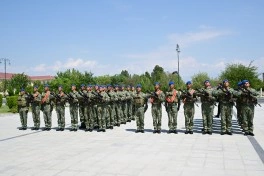 Prezident İlham Əliyev Əlahiddə Ümumqoşun Orduda yeni yaradılan komando hərbi hissələrinə Döyüş bayraqlarının verilməsi mərasimində iştirak edib - FOTO