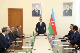 Teymur Musayev yeni nazir Anar Bayramovu Səhiyyə Nazirliyinin kollektivinə təqdim edib