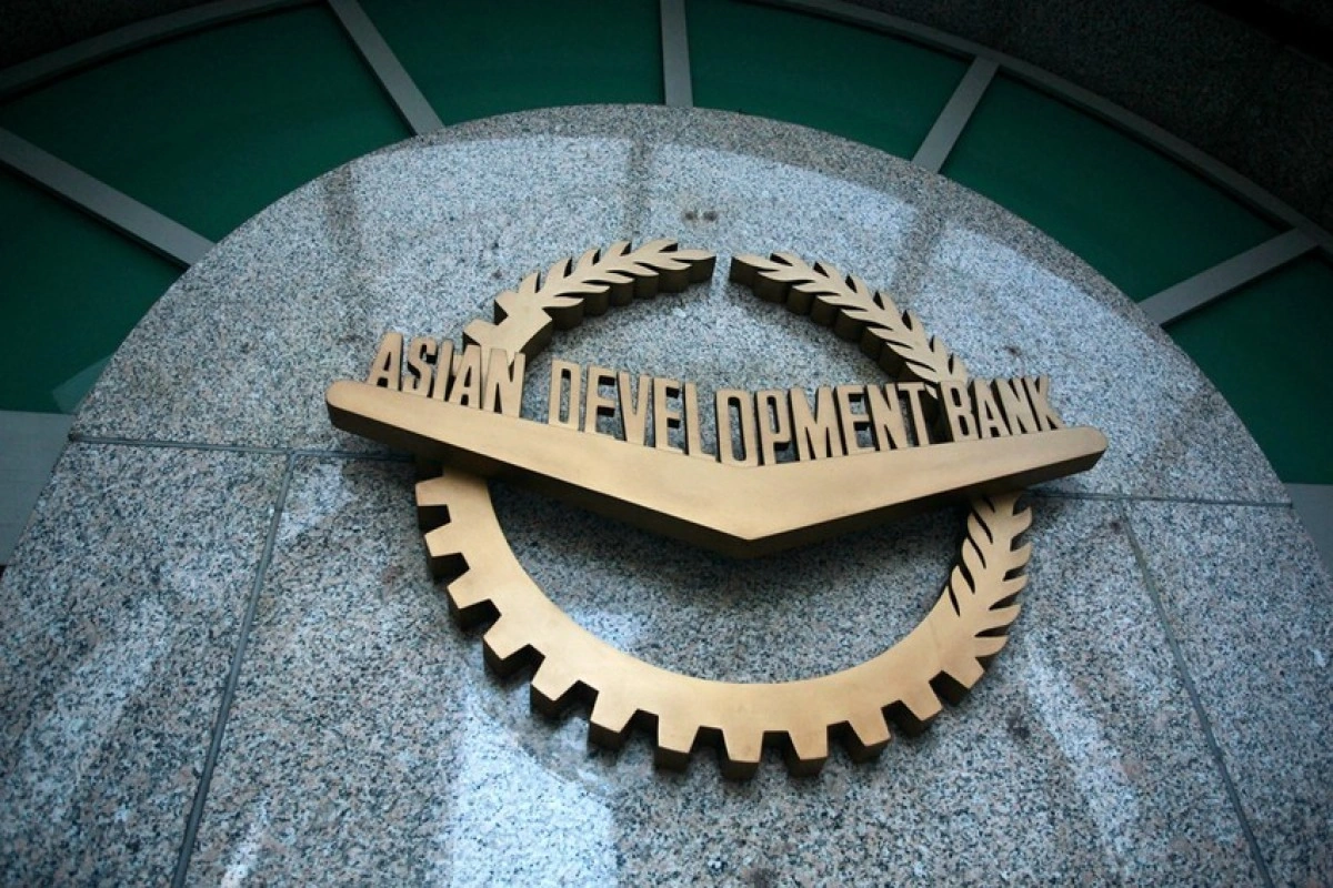 ADB: Bakı metrosu sərnişin tutumunu artırmaqla karbon emissiyasını 70 min ton azalda bilər