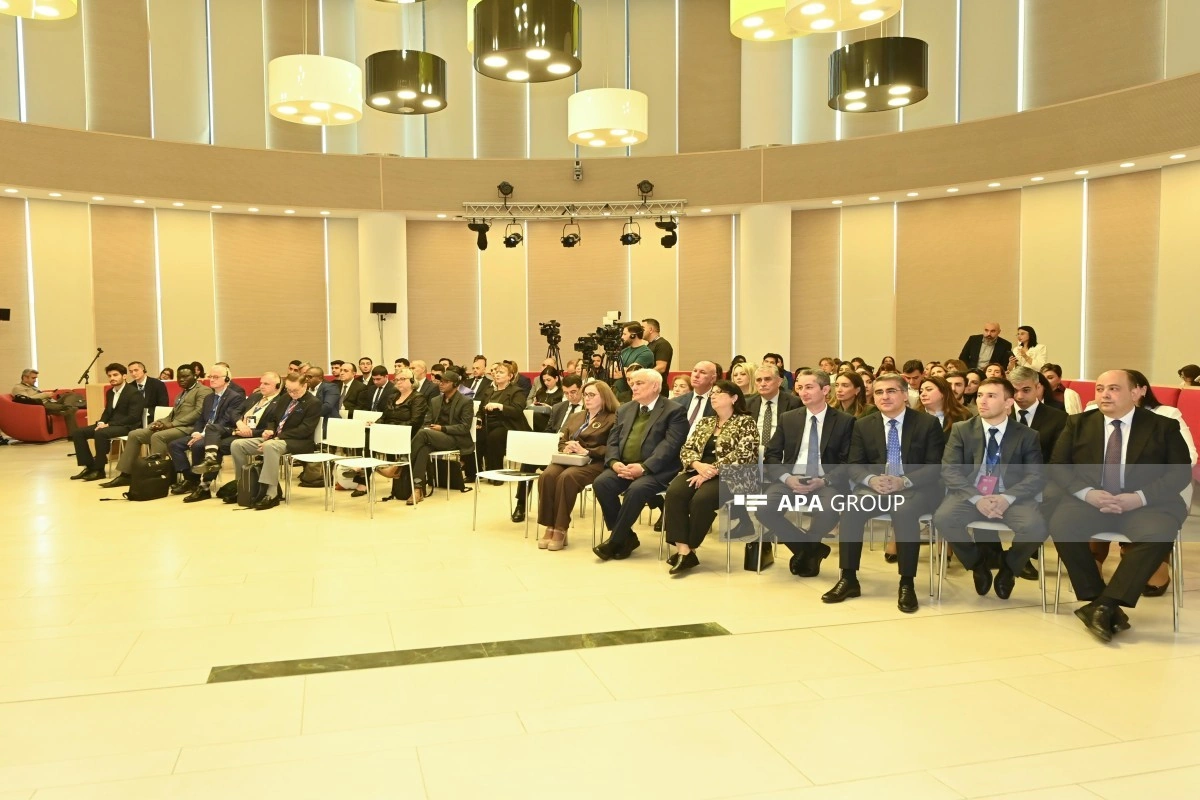 “Mədəniyyətlərarası dialoq, təhsil və rəqəmsal transformasiya” mövzusunda sessiya keçirilib