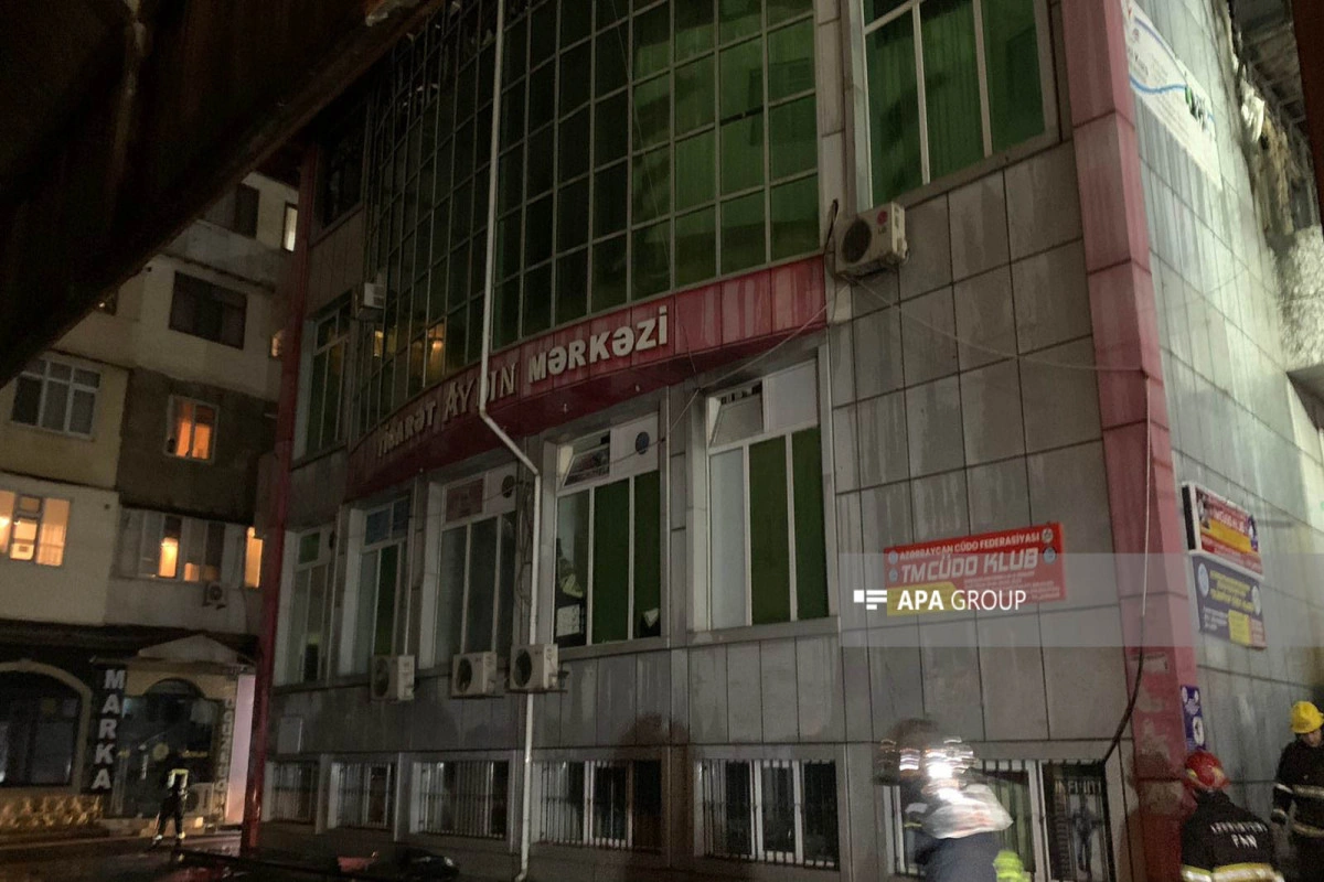 Bakıda ticarət obyektindəki yanğın tam söndürülüb - YENİLƏNİB-2 - FOTO