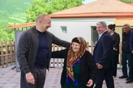 Prezident İlham Əliyev Şuşanın Böyük Qaladərəsi kəndində görülən işlərlə tanış olub, sakinlərlə görüşüb - FOTO - YENİLƏNİB