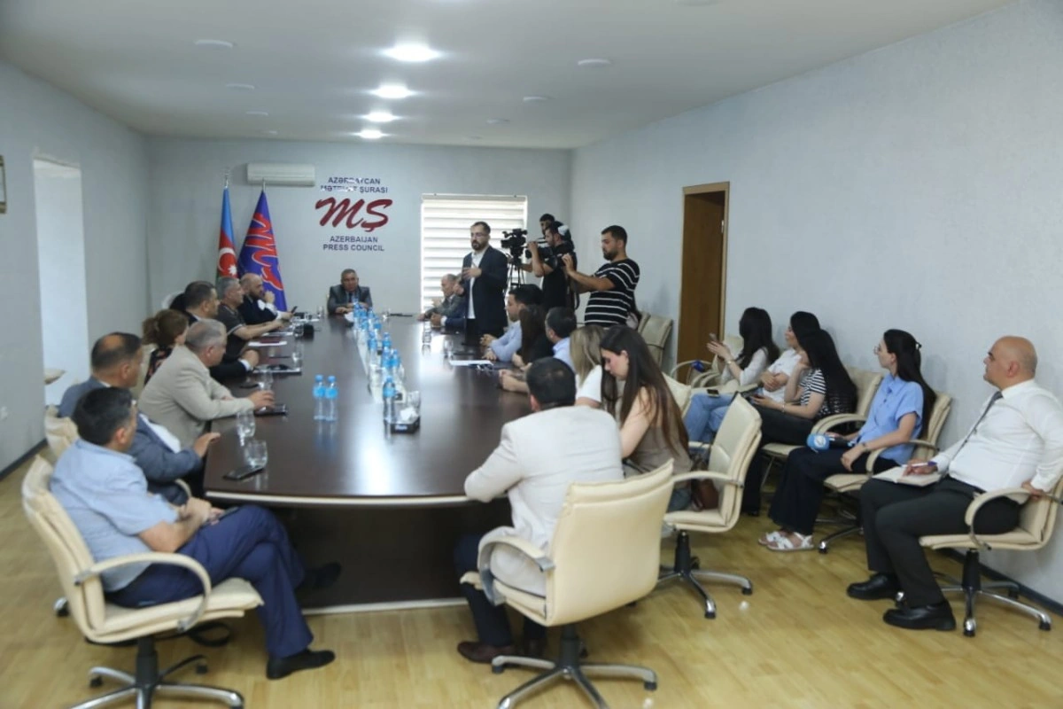 Mətbuat Şurasında ictimai müzakirə keçirilib