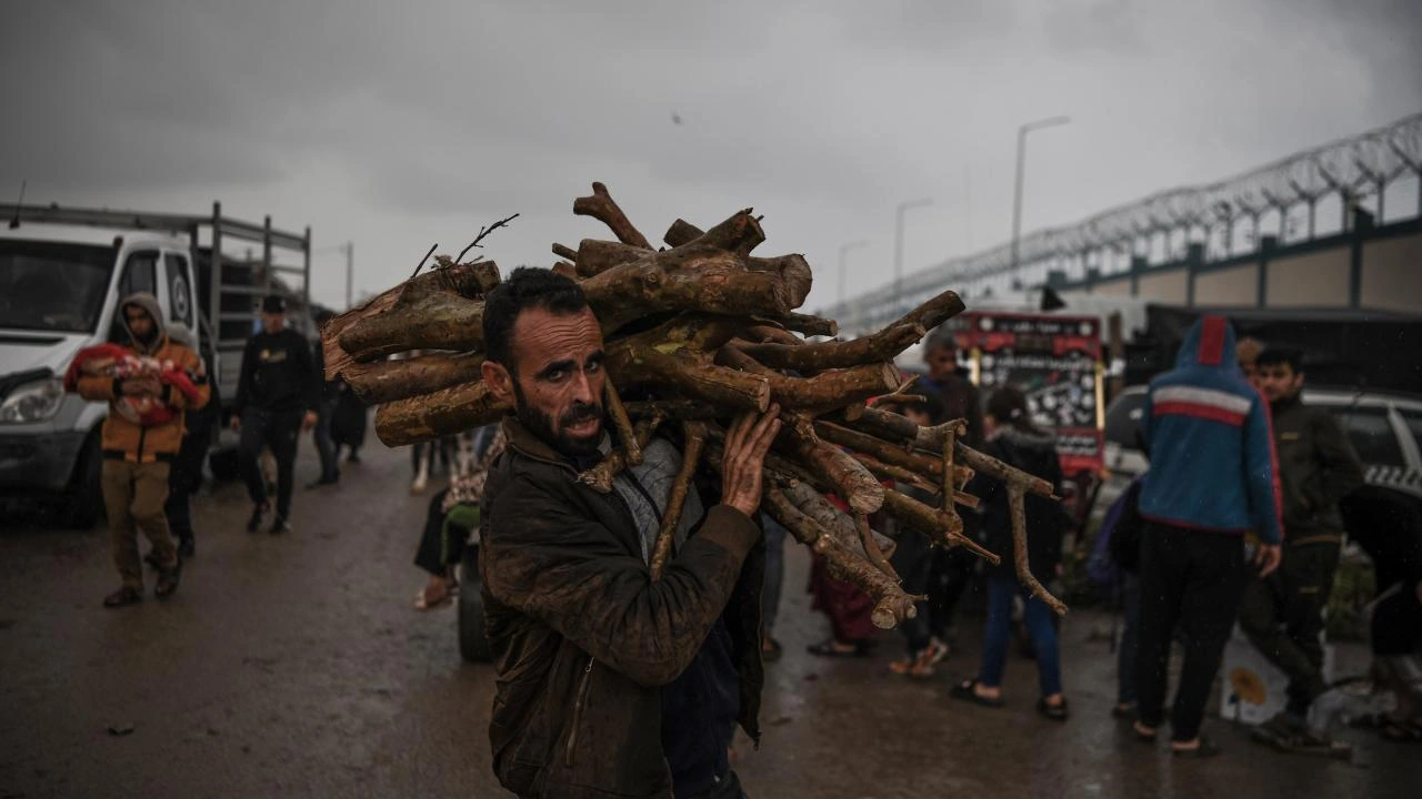 Rəfaha sığınan qəzzalılar...  - Fotolar