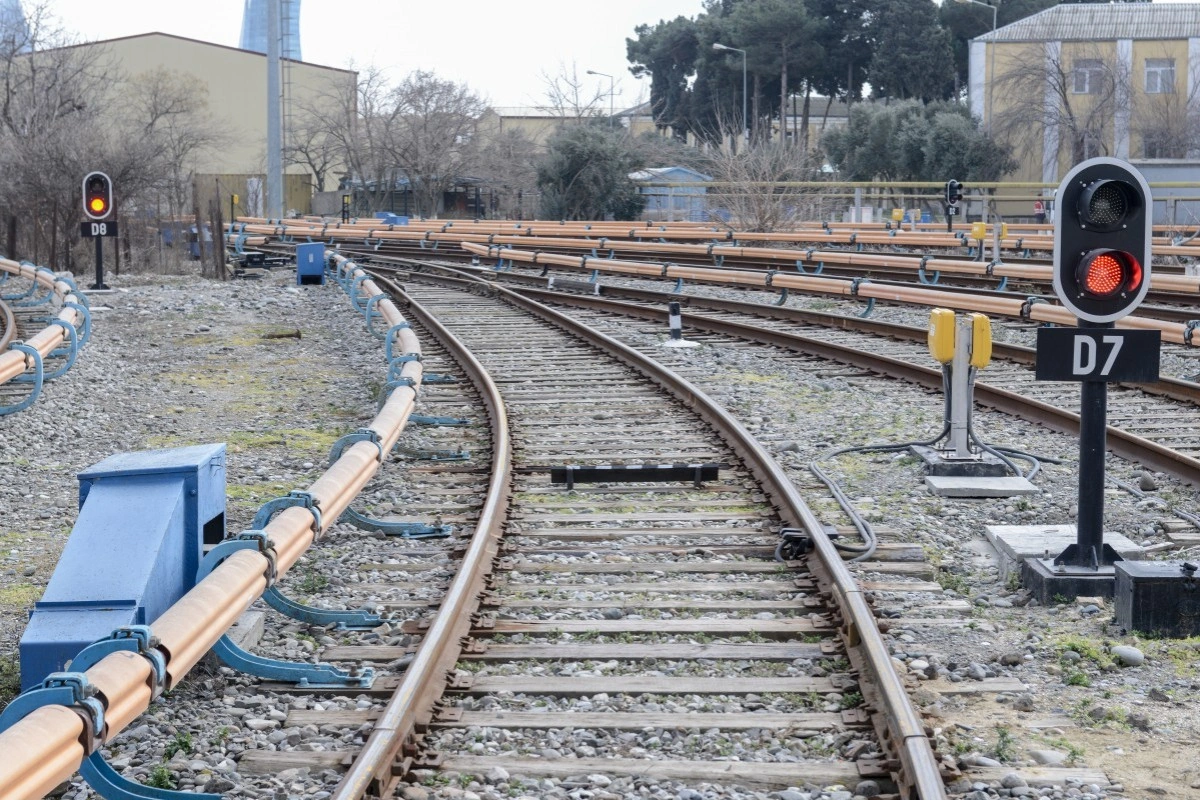 Dəmiryol nəqliyyatının infrastrukturunun saxlanması qaydaları təsdiq edilib