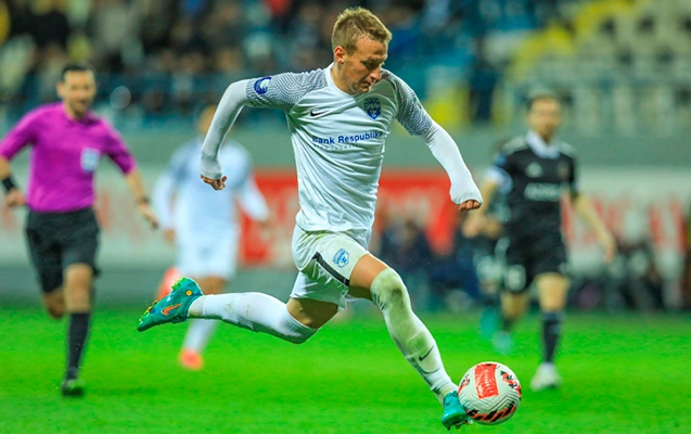 “Qarabağ” “Şaxtyor”un futbolçusunu istəyir