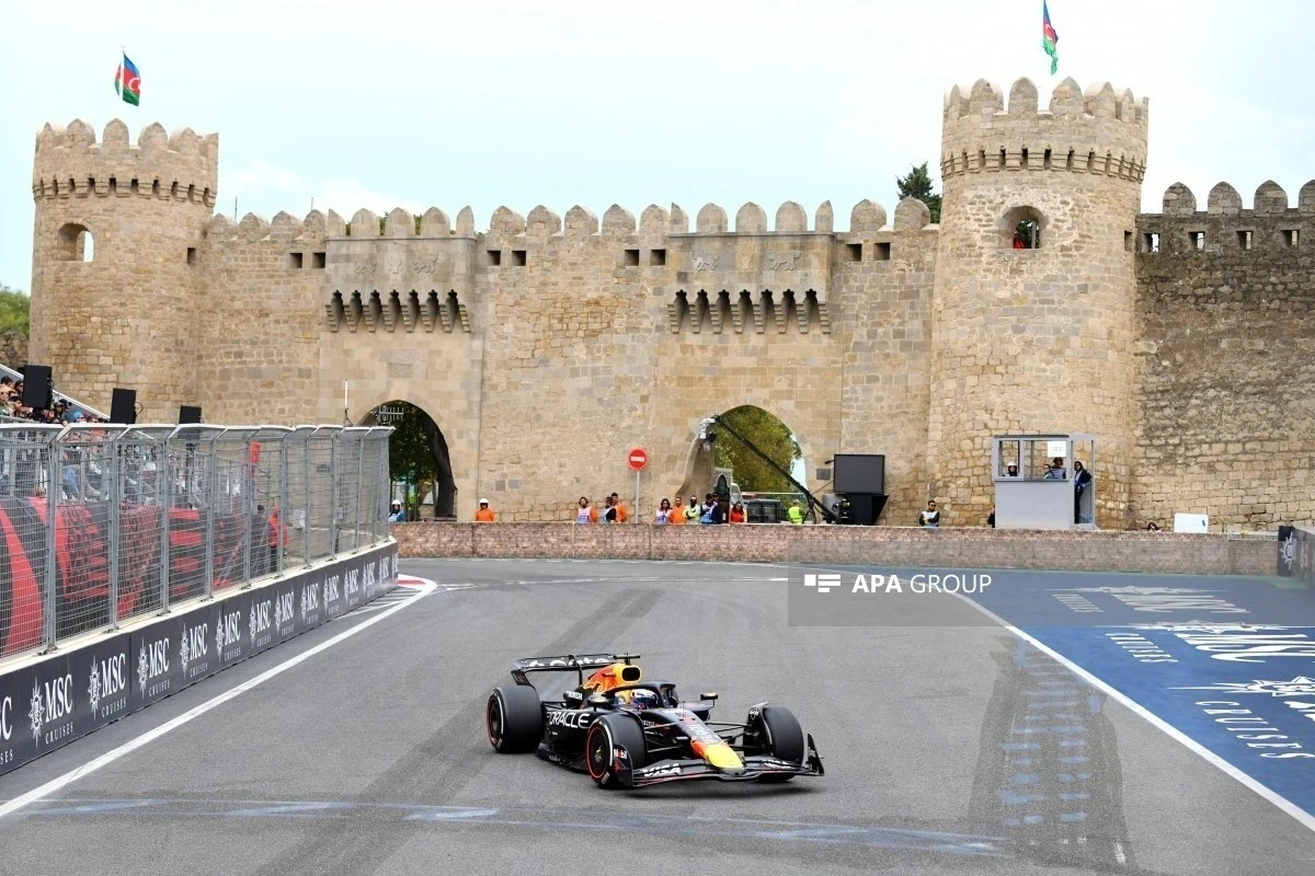 Bakıda Formula 1 üzrə Azərbaycan Qran-Prisində sərbəst yürüşə start verilib