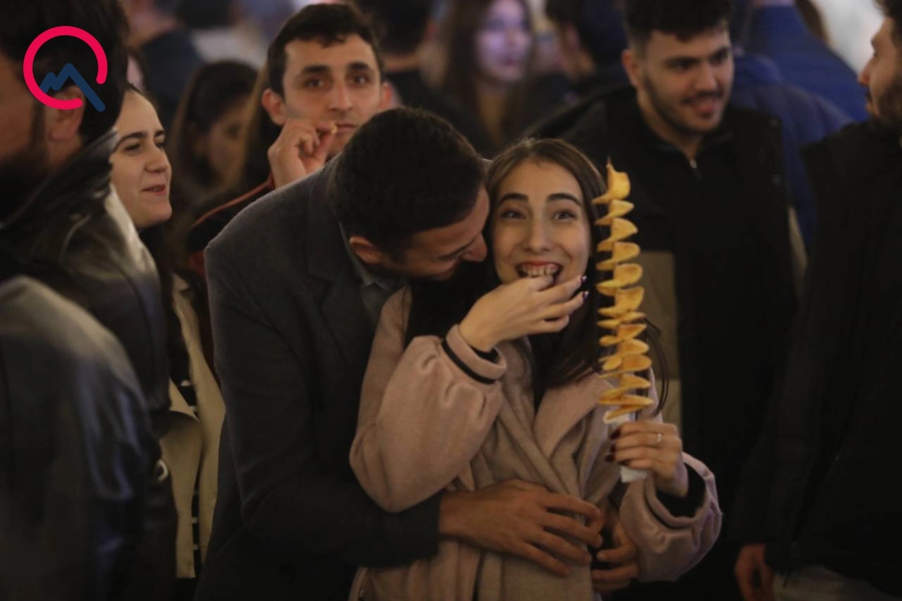 Bakıda axşam yarmarkası...  - Fotolar
