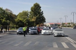 Naxçıvanda Anım Günü ilə əlaqədar şəhidlərin xatirəsi 1 dəqiqəlik sükutla yad edilib - FOTO