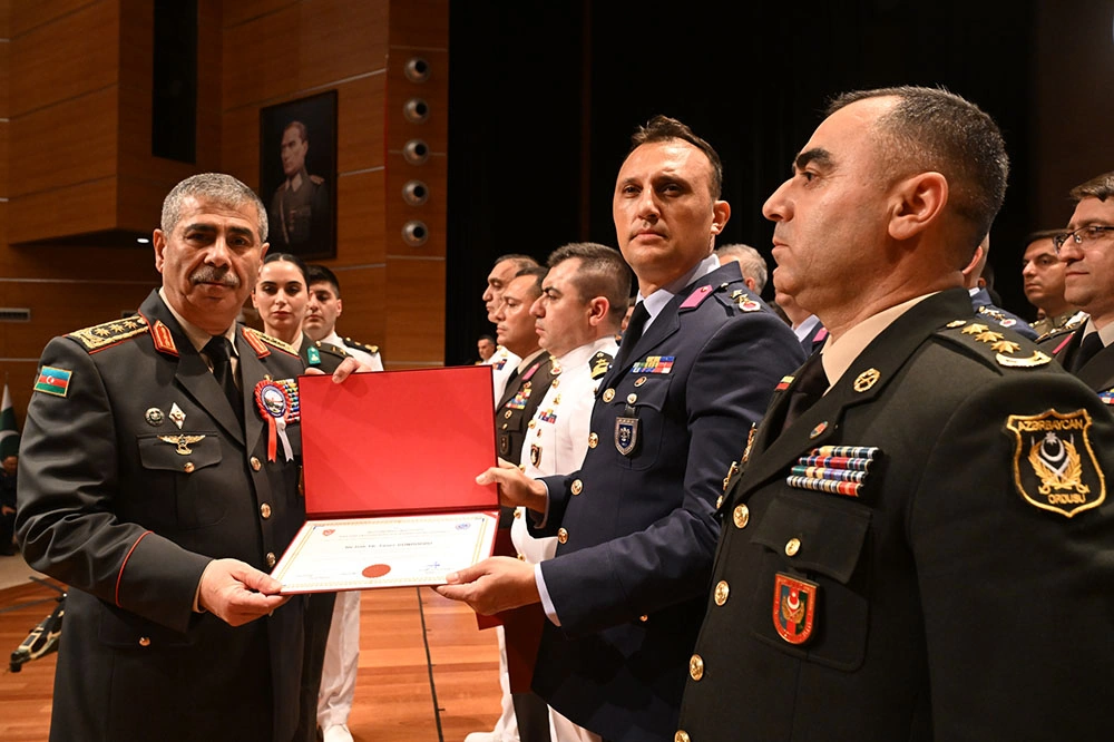 Dəniz Nəqliyyatı və Enerji Resursları Baş Gömrük İdarəsinin rəisi Həsən Eyyubov təqaüdə göndərilib