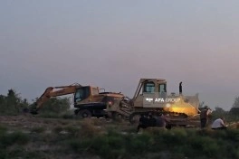 Şirvan suvarma kanalı yarılıb, su ətrafa yayılıb