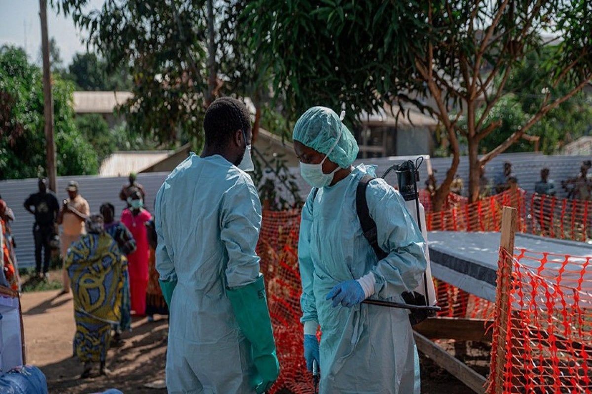 Konqoda Ebola xəstələri xəstəxanaya hücumdan sonra qaçıblar