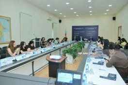 Media nümayəndələri üçün insan hüquqlarının qorunmasına dair sessiya keçirilib - FOTO