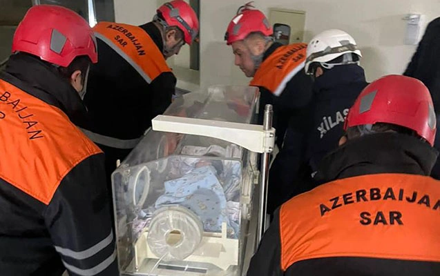 Körpələr xəstəxanadan belə çıxarıldı  - Video + Fotolar